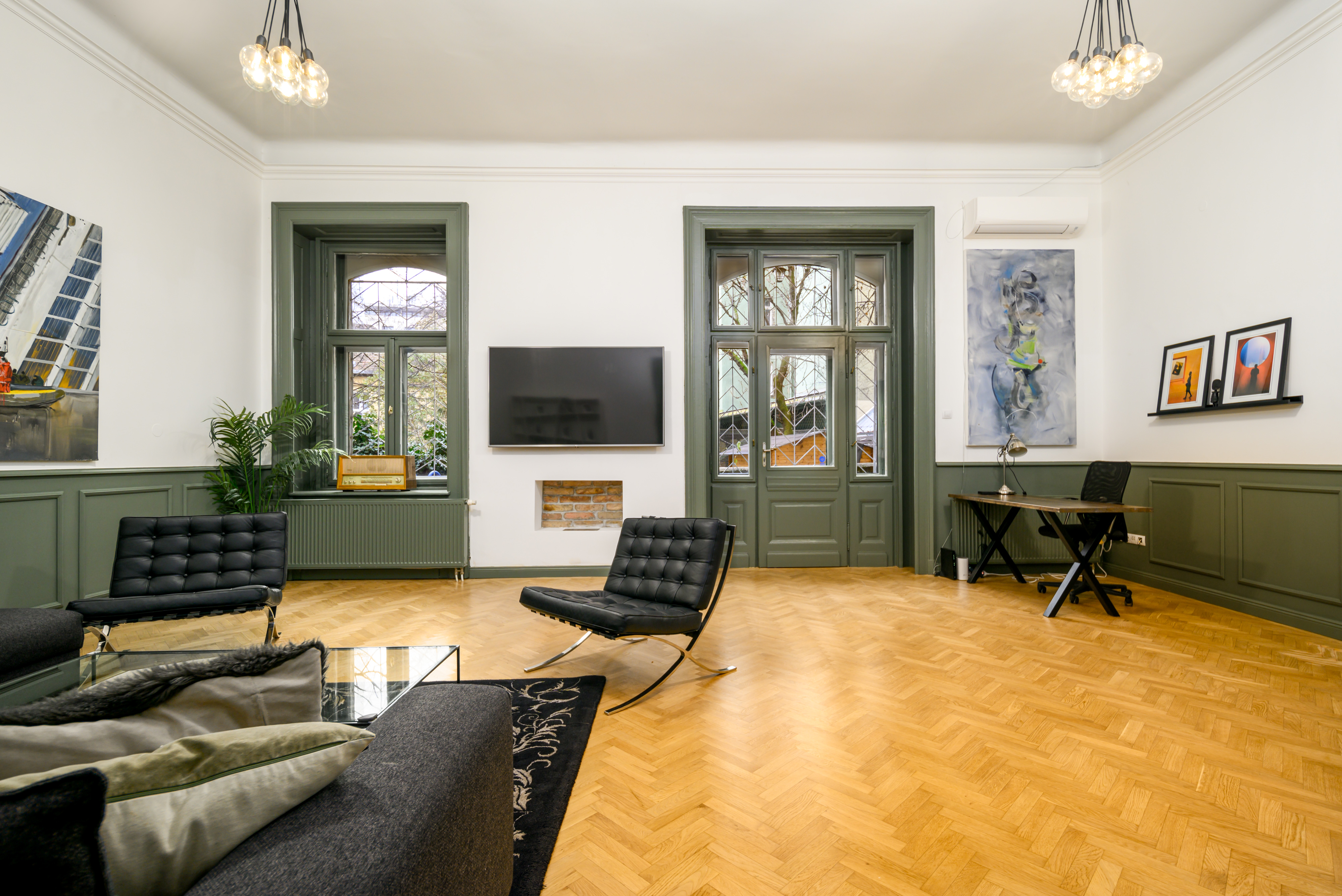 Downtown Apartment with Private Garden Oasis 