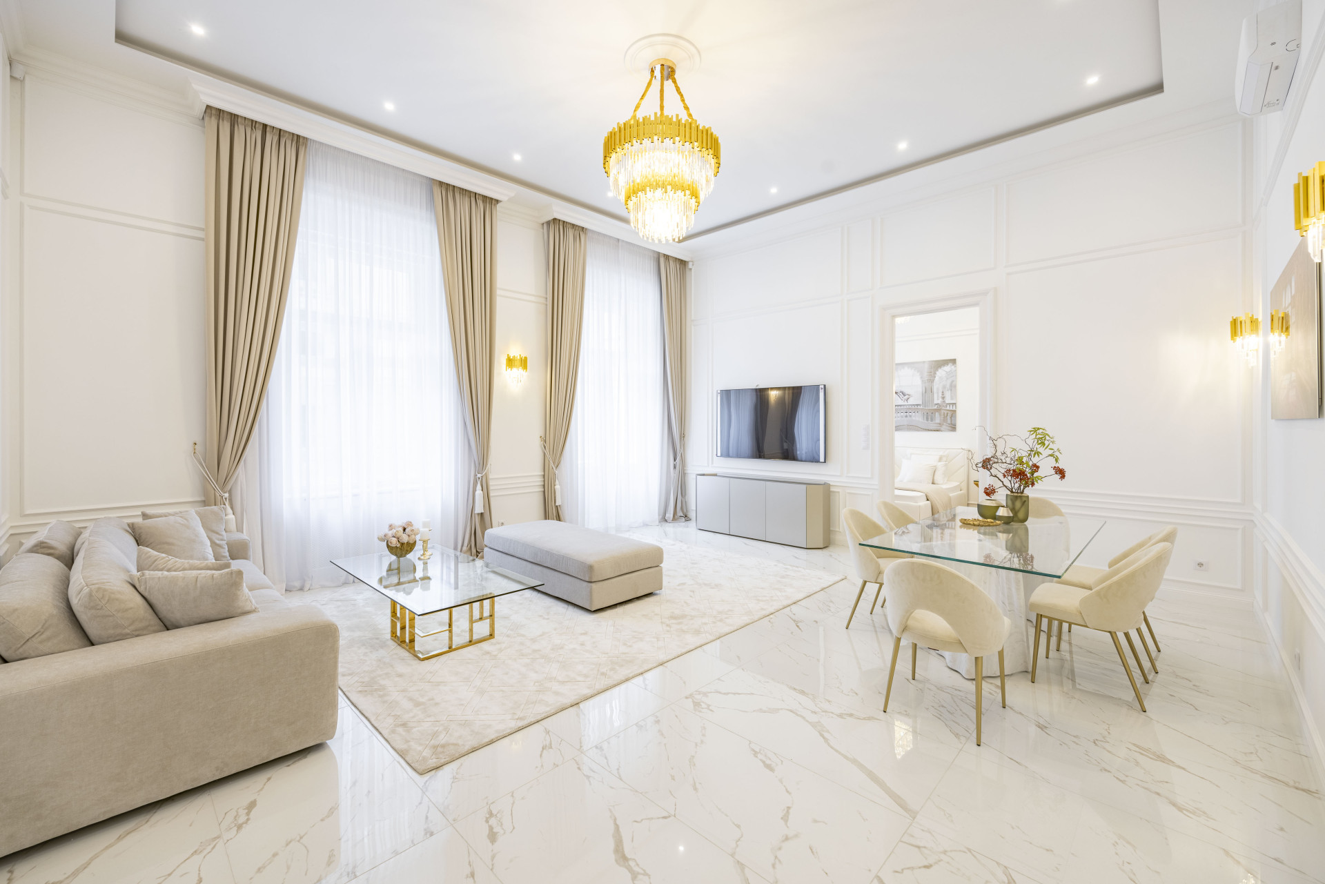 Elegant Residence Overlooking the Opera House